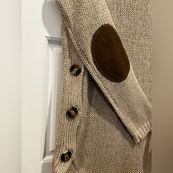 Sweater - Picture 2 of 5